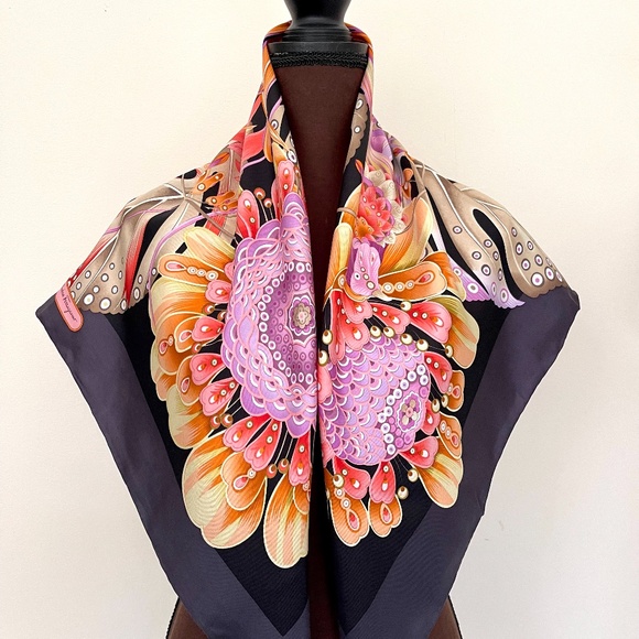 Salvatore Ferragamo Flowers Black Multicolor Silk Scarf - Picture 3 of 15